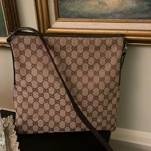 GUCCI Supreme Messenger Crossbody Logo Bag Purse